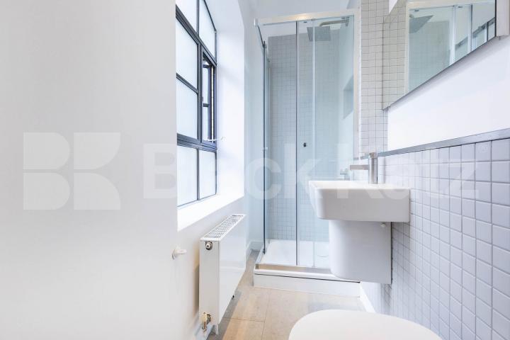 Stunning and spacious 3 bed warehouse conversion in the popular Clerkenwell area Great Sutton Street , Clerkenwell / Farringdon